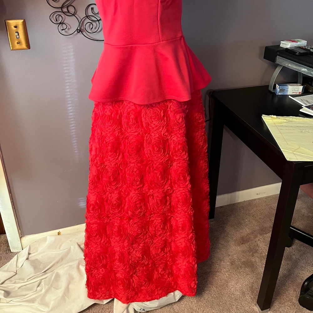 SKIRT OF ROSES